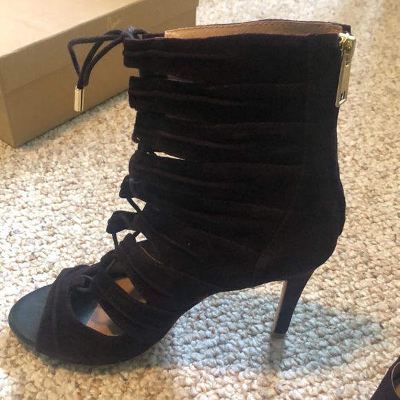 Joie burgundy suede heels - Picture 3 of 3